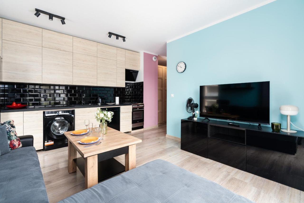 Modern Apartment With Balcony & Free Garage Poznan By Noclegi Renters 외부 사진